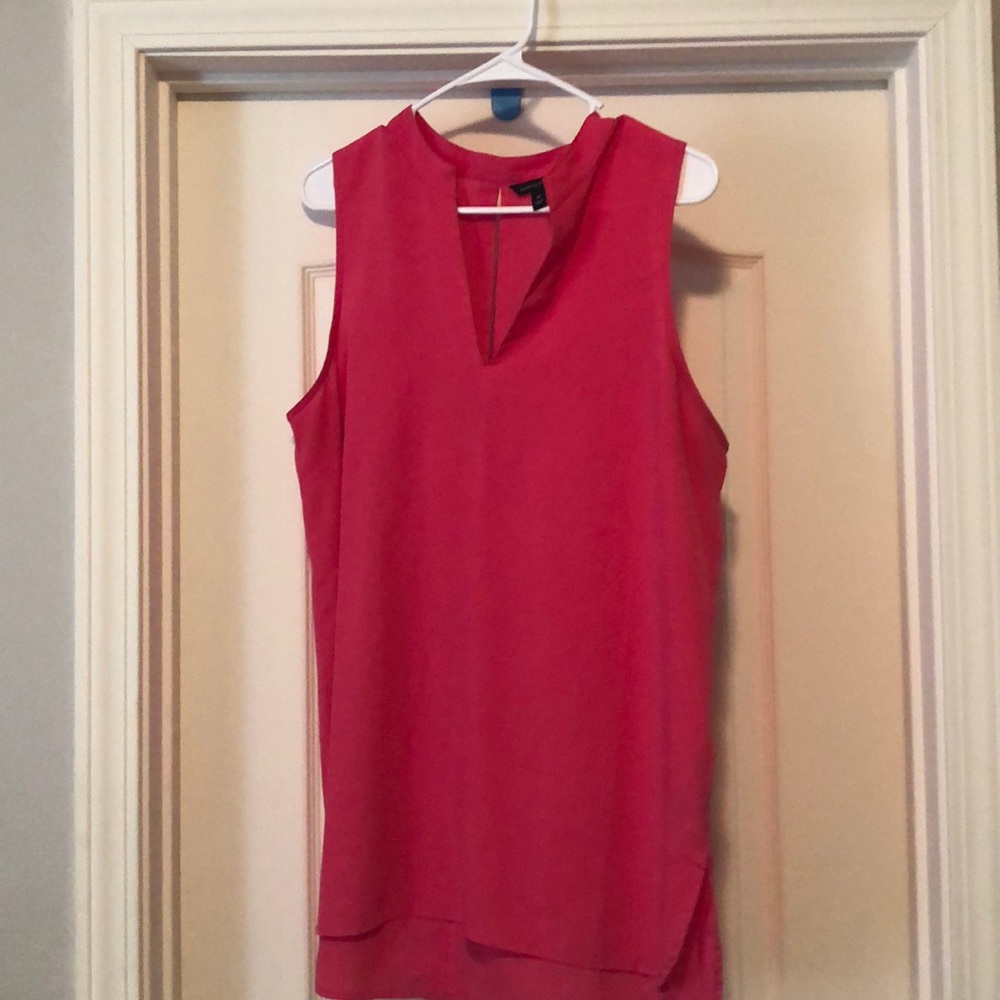Pink sleeveless tunic top